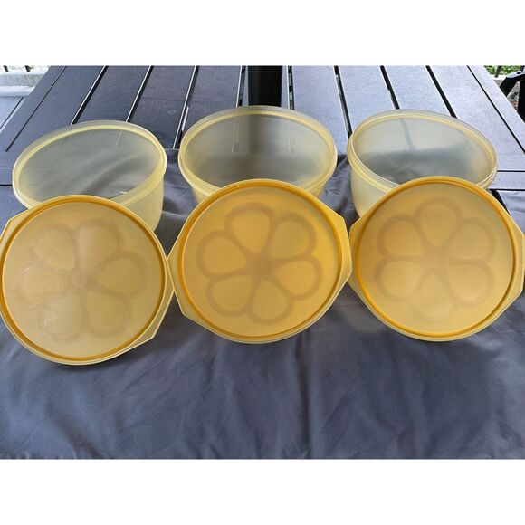 Vintage 1993 Rubbermaid Food Storage Bowl Set - Picture 4 of 7